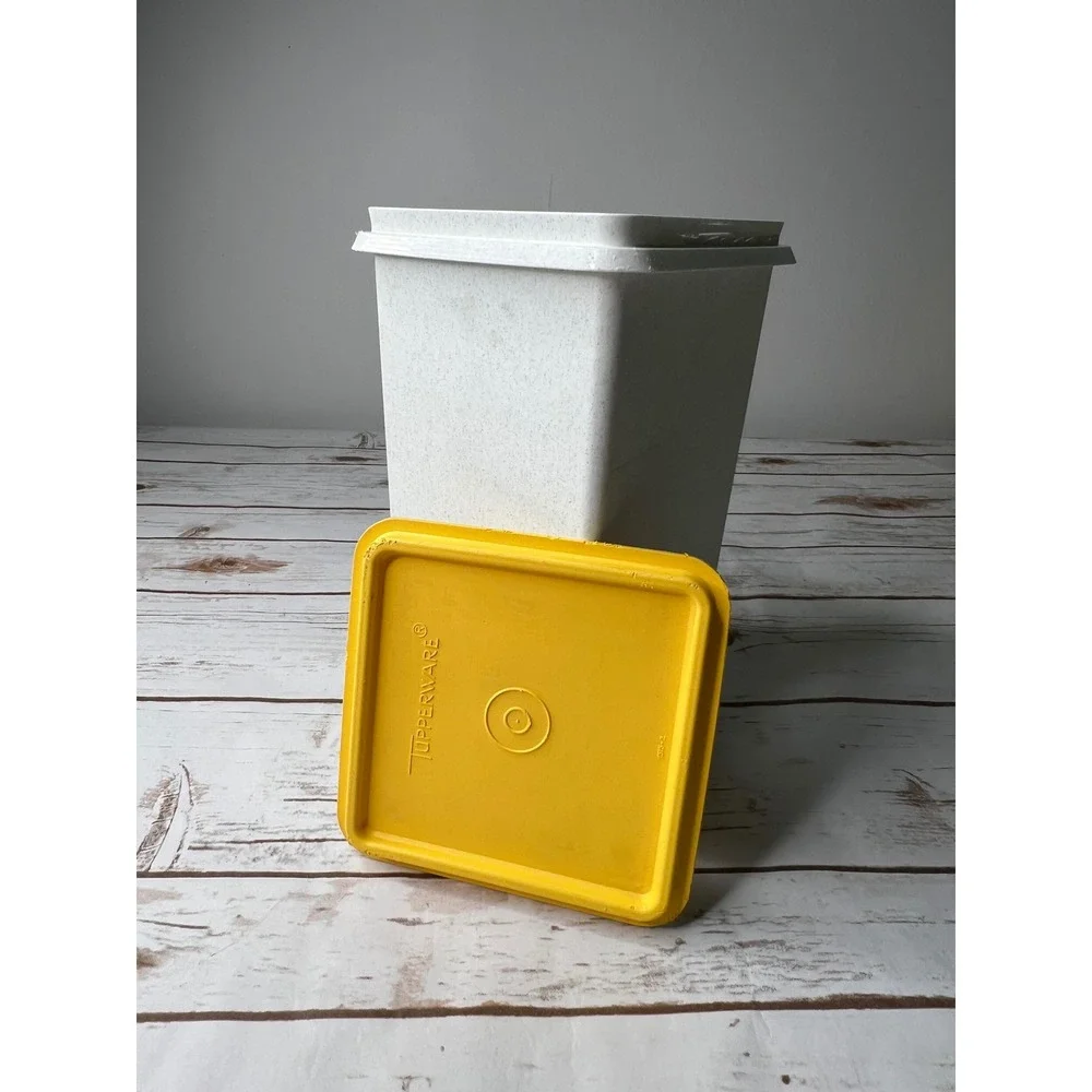 Tupperware Canister White Speckled Yellow Lid Vintage Square 9 Inch‎